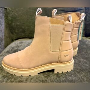 TOMS Women's Skylar Chelsea Lug Boot